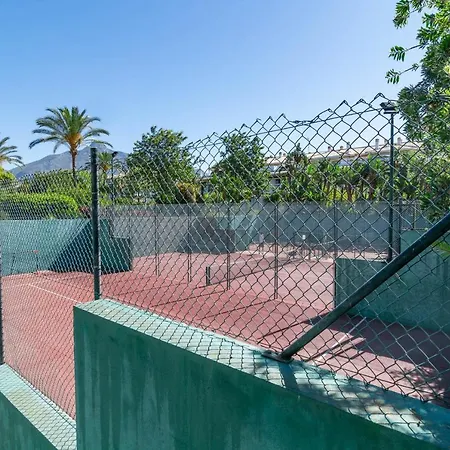 Beautiful In La Dama De Noche Right Beside The Golf Course Marbella