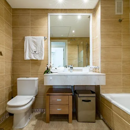 Beautiful In La Dama De Noche Right Beside The Golf Course Marbella