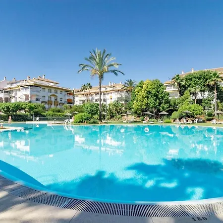 Beautiful In La Dama De Noche Right Beside The Golf Course Apartment Marbella