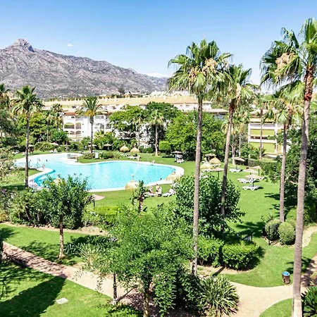 Apartment Beautiful In La Dama De Noche Right Beside The Golf Course Marbella