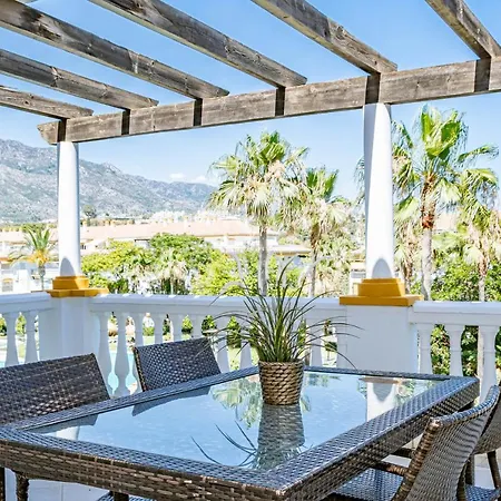 Beautiful In La Dama De Noche Right Beside The Golf Course Marbella